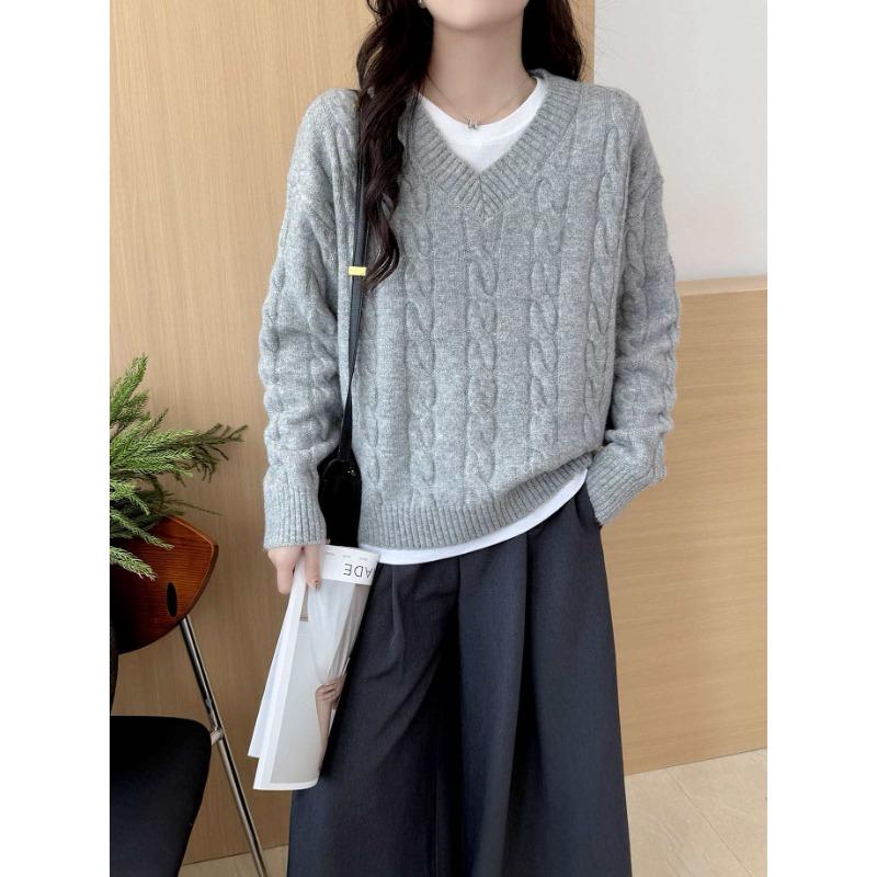 

Autumn and winter new retro sweater women s loose and simple wind twist pullover V-neck long-sleeved small bottoming knitted sweater