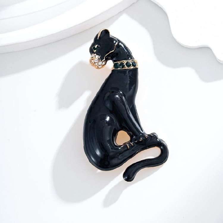 Panther Inspired Brooch Zinc Alloy Crafted Accessory Versatile For And Fashionable Individuals