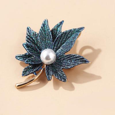 Broche double couche en forme de feuilles d'érable, écharpe en perles, épingle à chapeau, bijoux tendance
