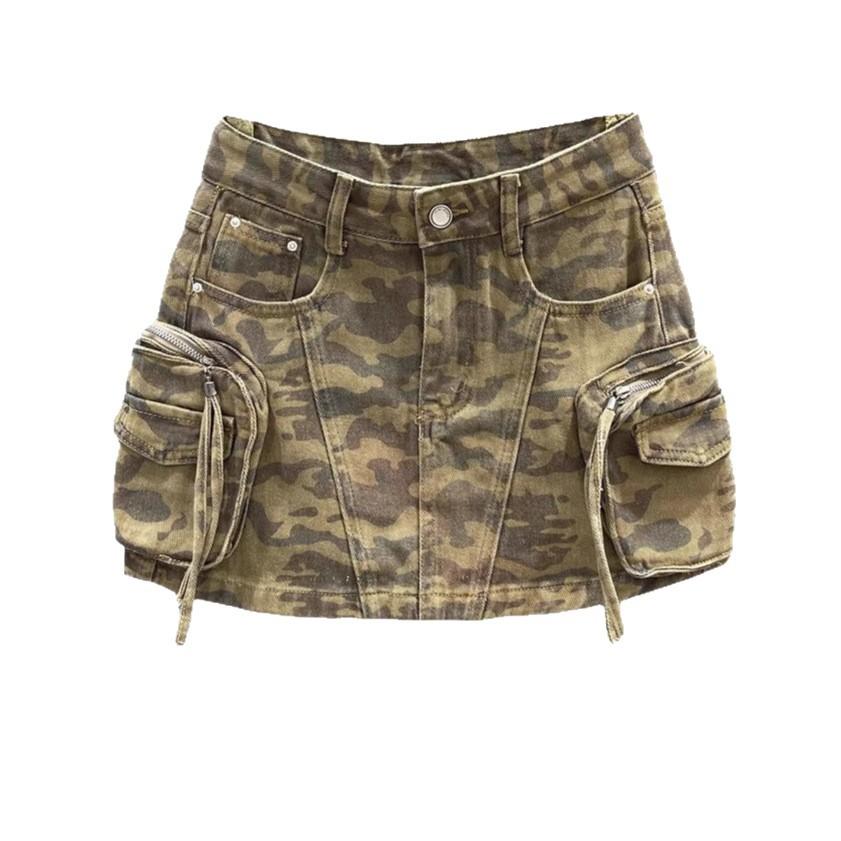 Three-dimensional pocket tooling camouflage denim skirt 2025 summer new Spice Girl street A word anti-light skirt
