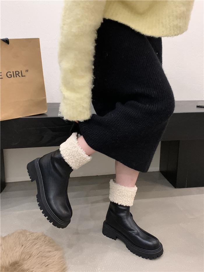 

Однотонні жіночі чоботи з круглим носом до середини ікри. Новий гарячий розпродаж. Зимовий квадратний каблук. Коротке плюшеве жіноче взуття. Жіночі чоботи на блискавці. 41 чорний