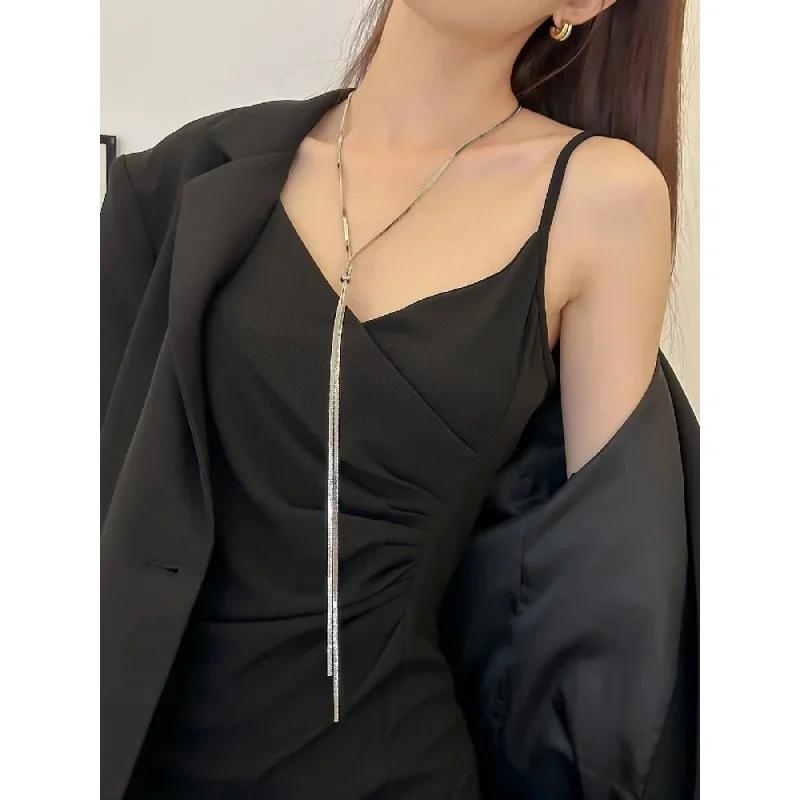 Exquisite Women's Light Luxury Pull-Out Necklace High-End Snake Bone Chain Simple And Versatile Neck Chain Long Sweater Chain