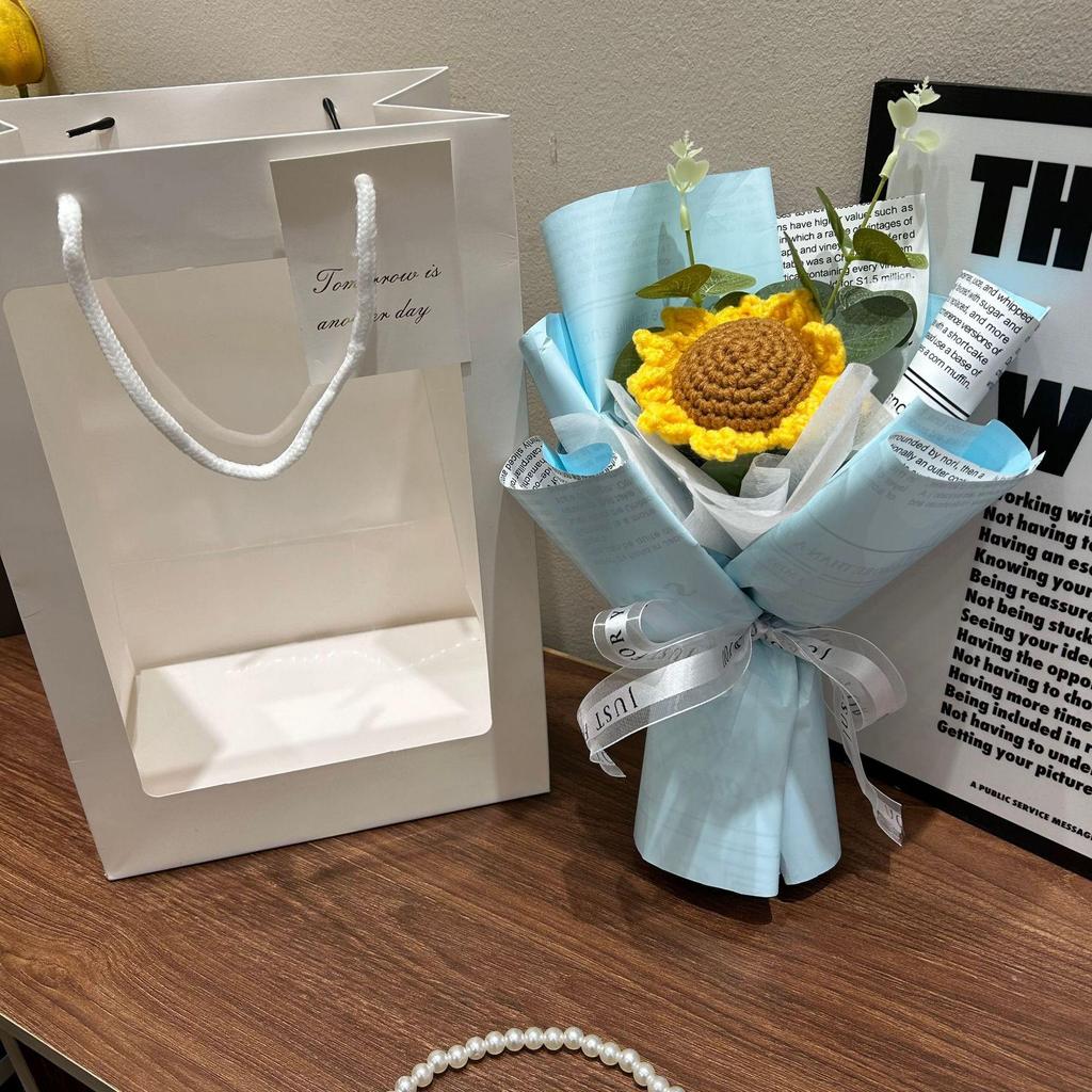 Handcrafted Sunflower Yarn Bloom – Elegant Birthday Gift for Girlfriend or Best Friend, Ideal as a National Day Souvenir.