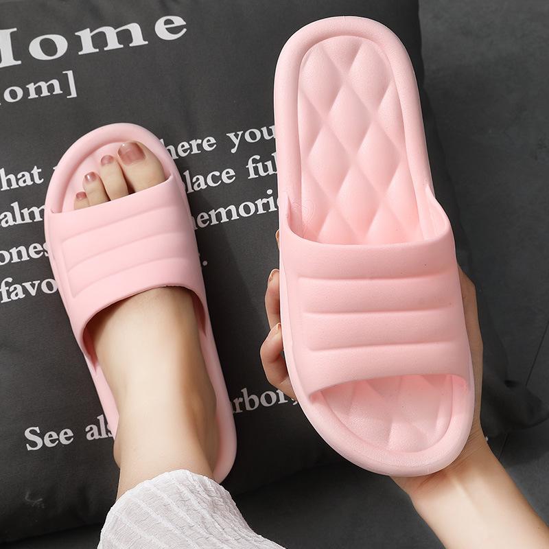 

New couple home bathroom bath non-slip cool slippers men and women lightweight comfortable soft simple massage slippers 36-37 Suitable for 35-36 жовтий