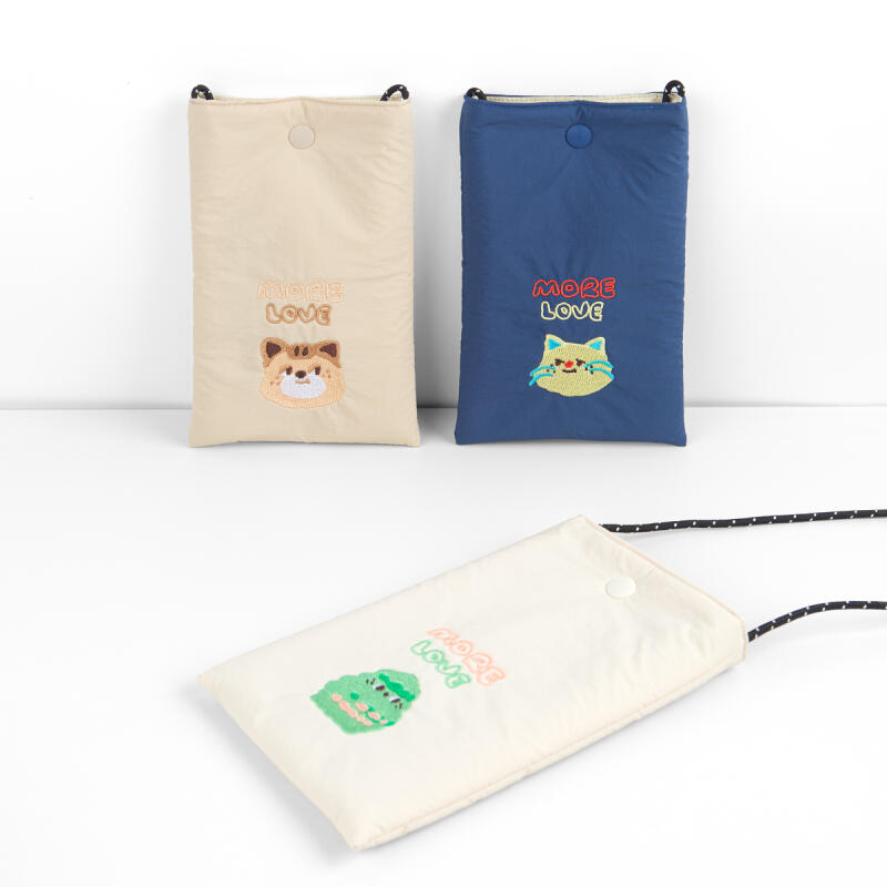 

Airy Phone Bag - Pocori Friends bush