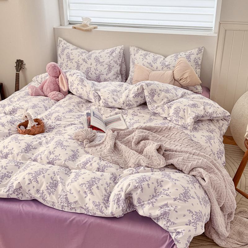 Bedding Four-piece Set Skin-friendly Breathable and Comfortable, Small Floral Washed Sheets Quilt Covers Pillowcases