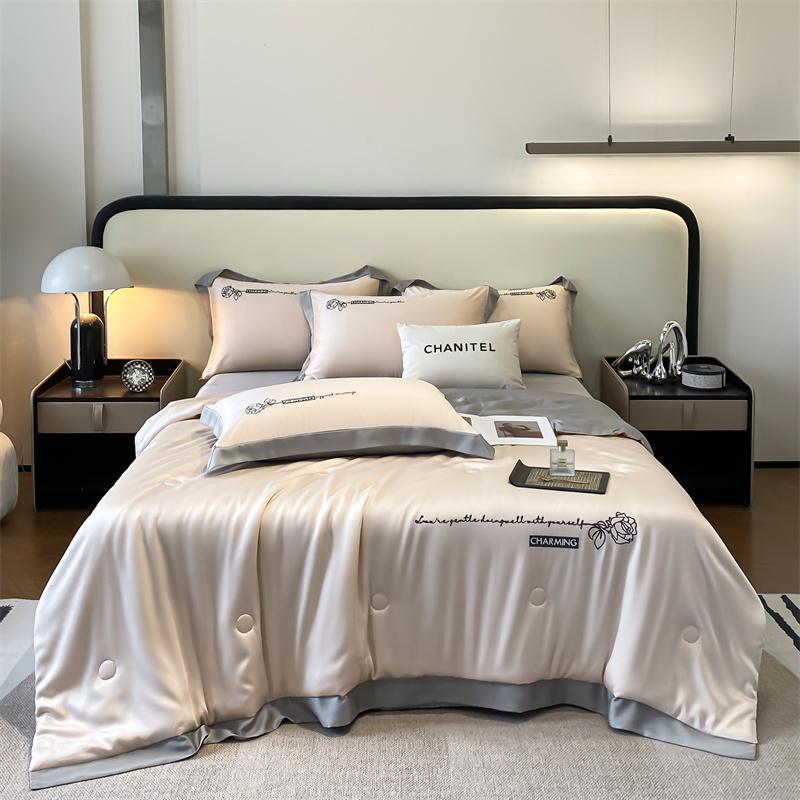 2024 New Summer Ice Silk Quilt Air Condition Blanket Smooth Breathable Lightweight Comforter Bedspreads On the Bed Solid Color