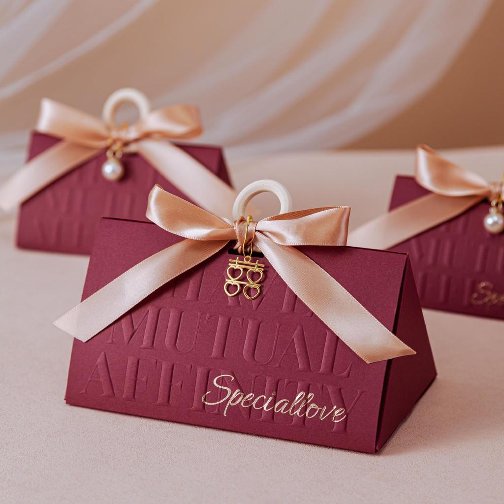 Elegant Triangle Wedding Candy Gift Box - Luxury Handbag for Engagement Party Favors
