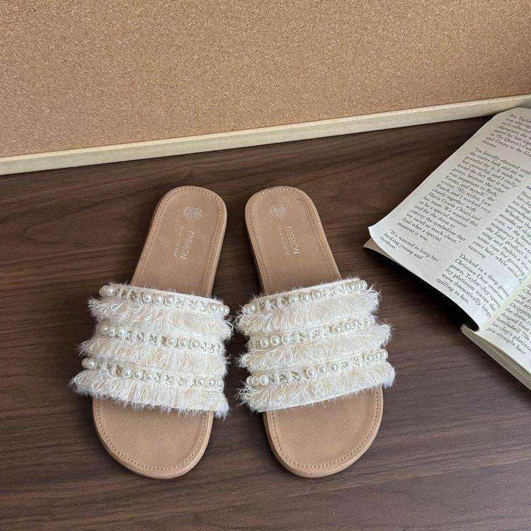 

Xiaoxiangfeng soft bottom wearing one-word slippers female 2025 summer new pearl with skirt fairy wind beach sandals 40 бежевый