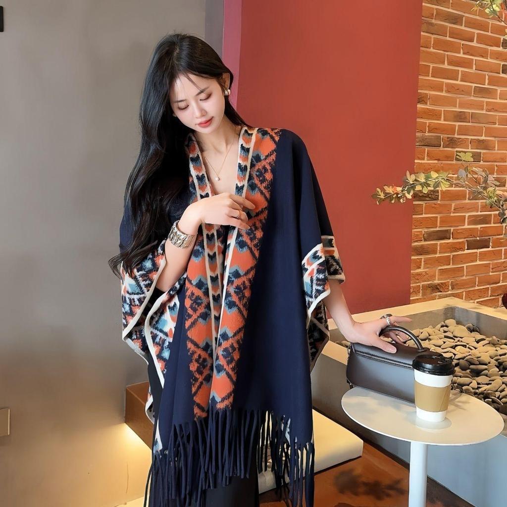 High-End Ink Painting Women's Autumn Winter Shawl Cloak - Warm Travel Cape Outerwear