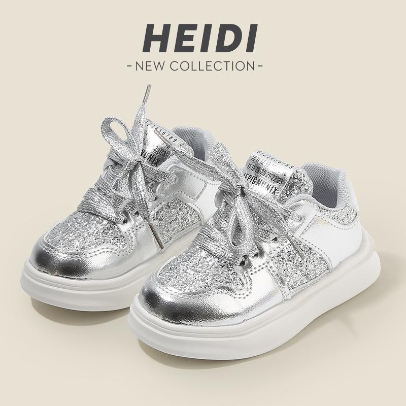 Dziecięce buty sportowe 2025 wiosna i jesień nowe buty casual dla dziewcząt cekinowy trend buty deskorolkowe dla chłopców miękka podeszwa buty dla niemowląt pojedyncze