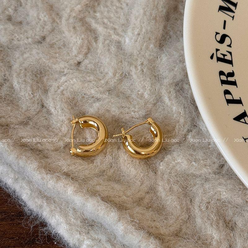 

Лихорадка Тот же стиль Нормкор Металлические серьги-каффы для ушей для женщин Доступная роскошь Причудливые Элегантные Уникальные серьги-пусеты Серьги Gold-steel needle