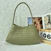 New handwoven bag, high-end Internet celebrity explosion female French vegetable basket handbag shoulder bag