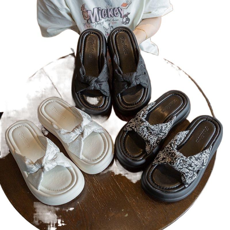 Chinese style slippers women's summer wear 2025 new thick-soled casual beach sandals fashionable versatile one-word sandals