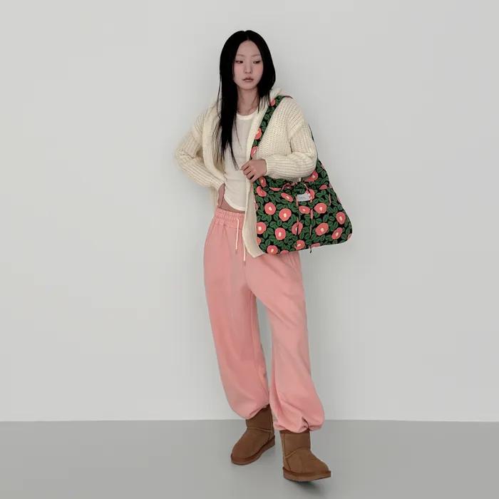 All-Season Oxford Graphic Shoulder Bag _ [Coral Camellia]