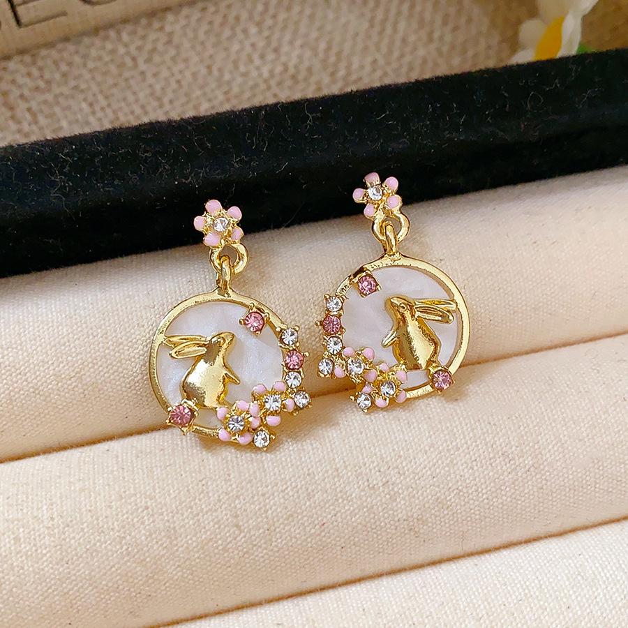 Silver Needle Resin Flower Tassel Earrings: Vintage, Versatile, Light Luxury Fashion Jewelry for Women