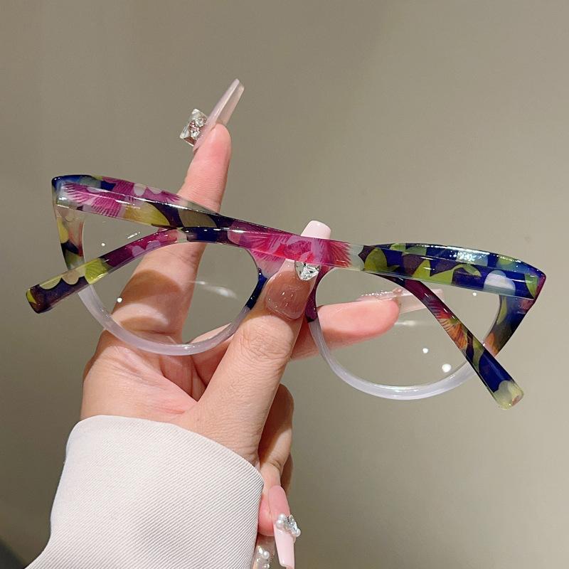 Irregular Pattern Contrasting Plastic Cat Eye Frame Reading Glasses Casual and Fashionable Anti Blue Light Presbyopia Eyeglasses