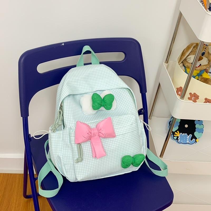 Schoolbag Japanese ins new middle school student schoolbag for women, high value, fresh and full of stars, junior high school students lightweight