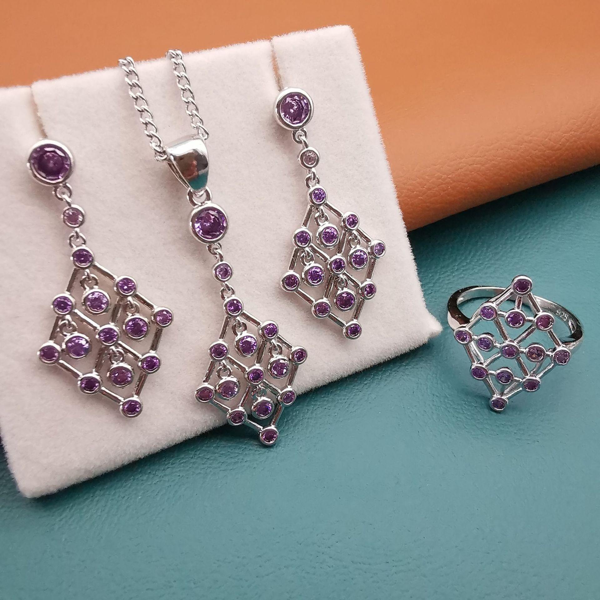 

Ювелирные изделия в японском и корейском стиле, комплект из трех предметов: ожерелье, серьги, кольцо Size 7