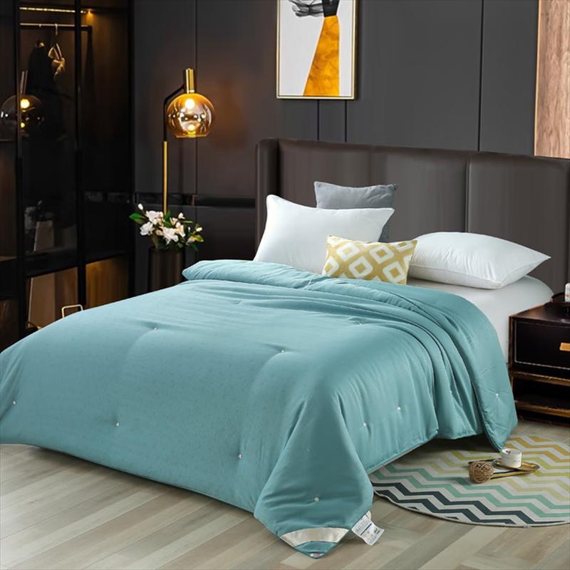 

Aofuni Premium Breathable Silk Blend Duvet