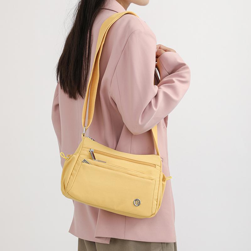 Mittelalte Muttertasche Nylon Tasche Leichte Große Kapazität Umhängetasche