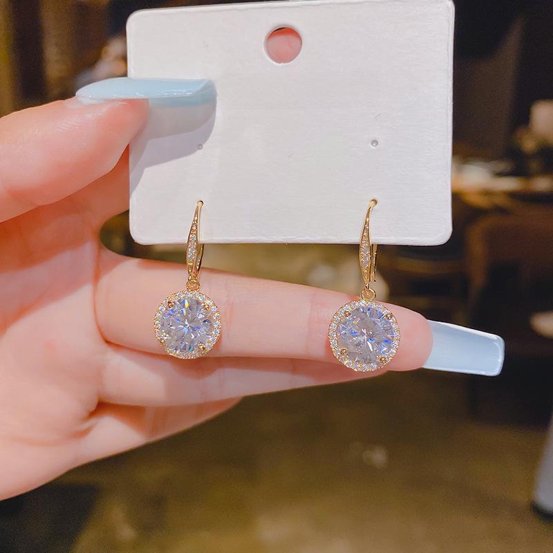2024 Korejské náušnice z mědi s mikro-inkrustací zirkonem: Elegantní móda pro smetánku