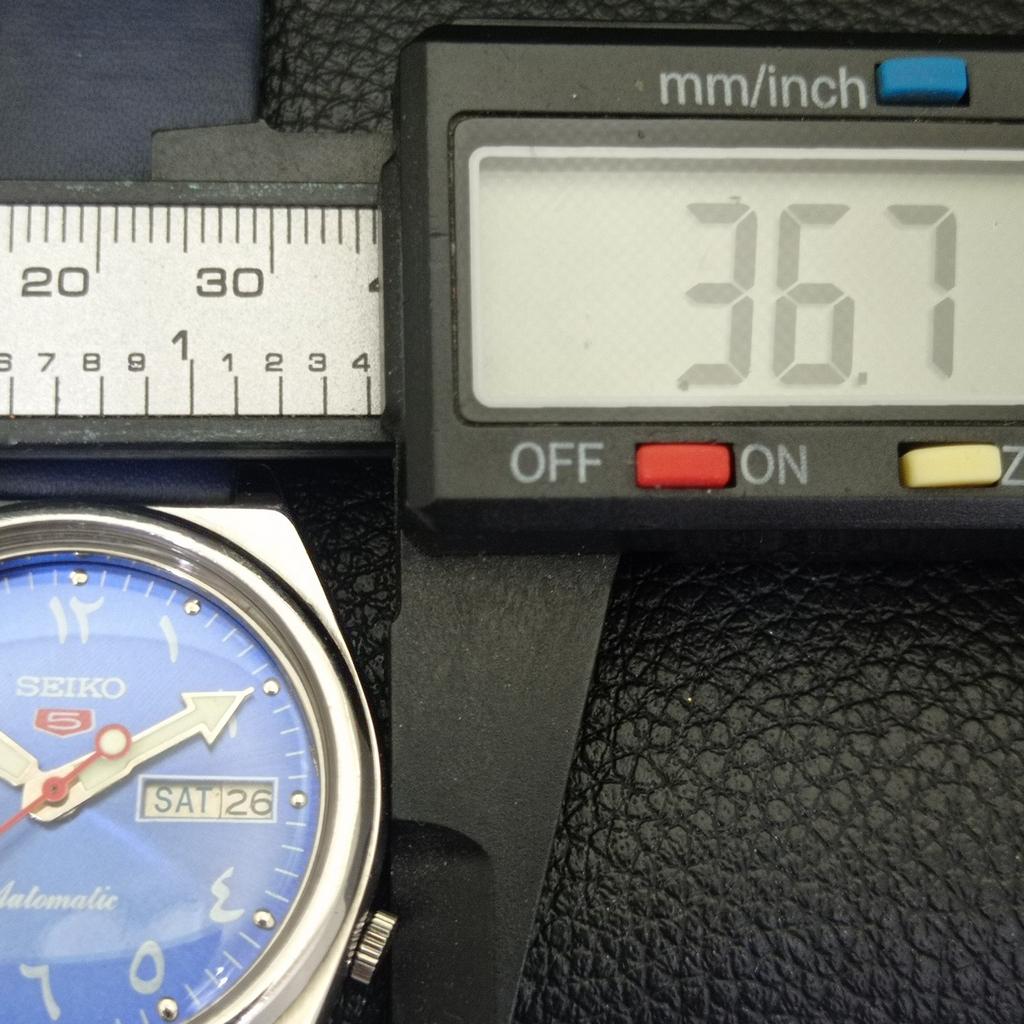 Seiko 5 AUTOMATIC 7009A JAPAN MENS VINTAGE ARABIC BLUE DIAL WATCH A702652-1 R209-a702652