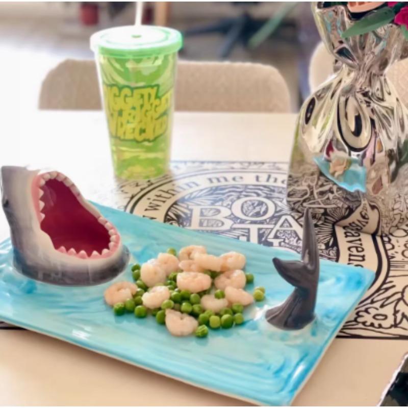 Fun Japanese beach shark ceramic sushi serving plate with soy sauce rack, fruit storage, exquisite table decoration tableware