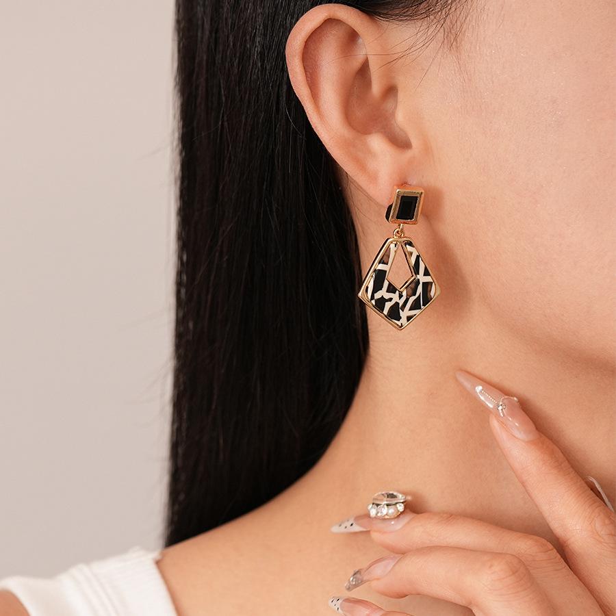 Simple Rhombus Geometric Earrings, Fashionable, High-end Earrings for Women