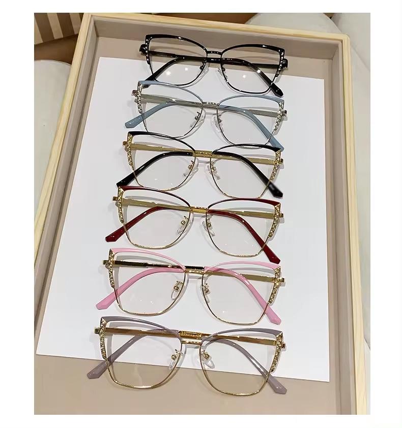 Women's Cat-Eye Rhinestone Eyeglass Frames: Trendy Photochromic & Anti-Blue Light Glasses
