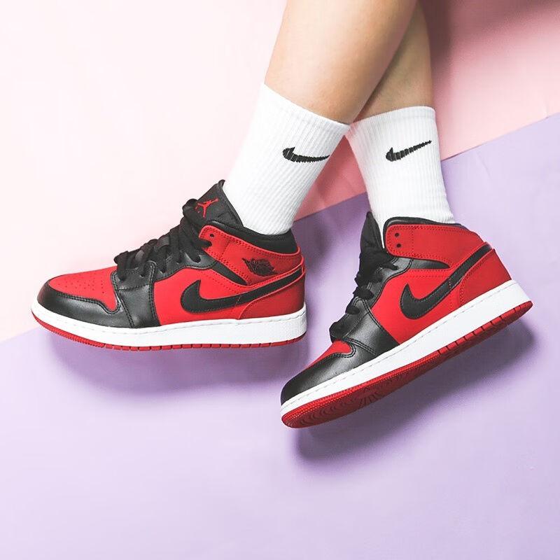 Jordan 1 Mid Gym Red Black GS 554725-610