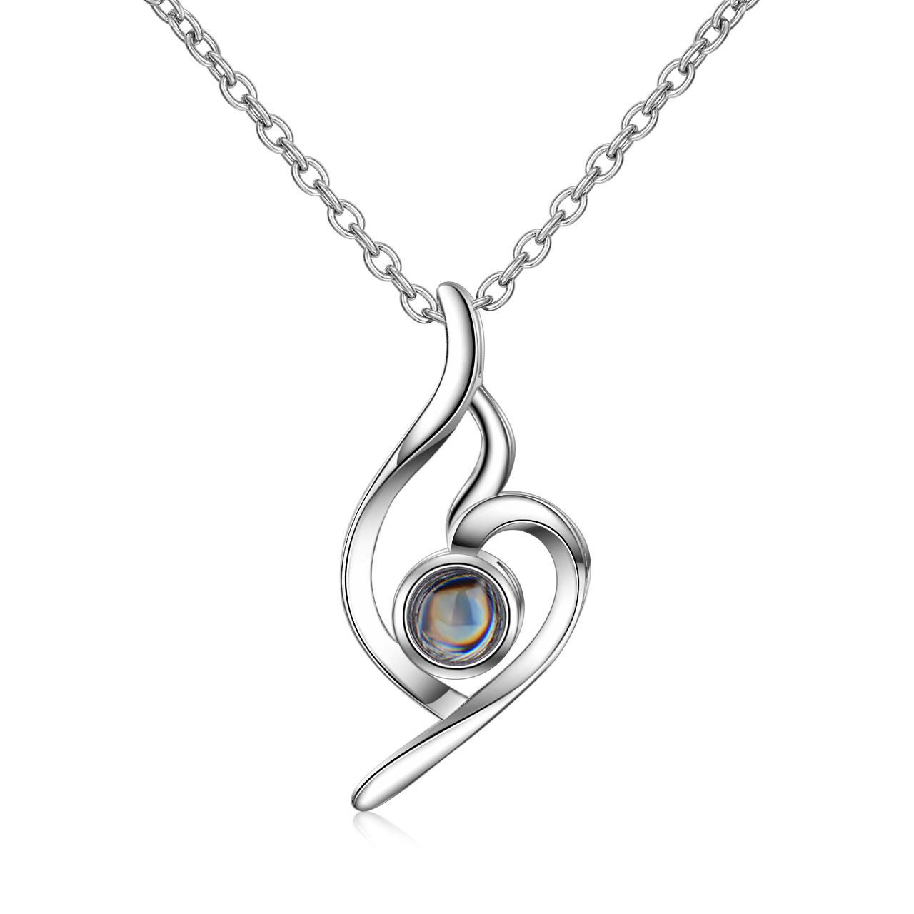 

Ожерелье-проекция в форме сердца с надписью «Любовь» для женщин, семейные портреты на десятках языков, сделанные из имен, текстов и цветных фотографий