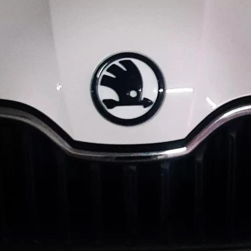 2025 New 80mm 90mm ABS Emblem For Skoda Fabia 1 2 Octavia a7 RS Superb Rapid Yeti Karoq Vision Car Head Front Rear Boot Tailgate