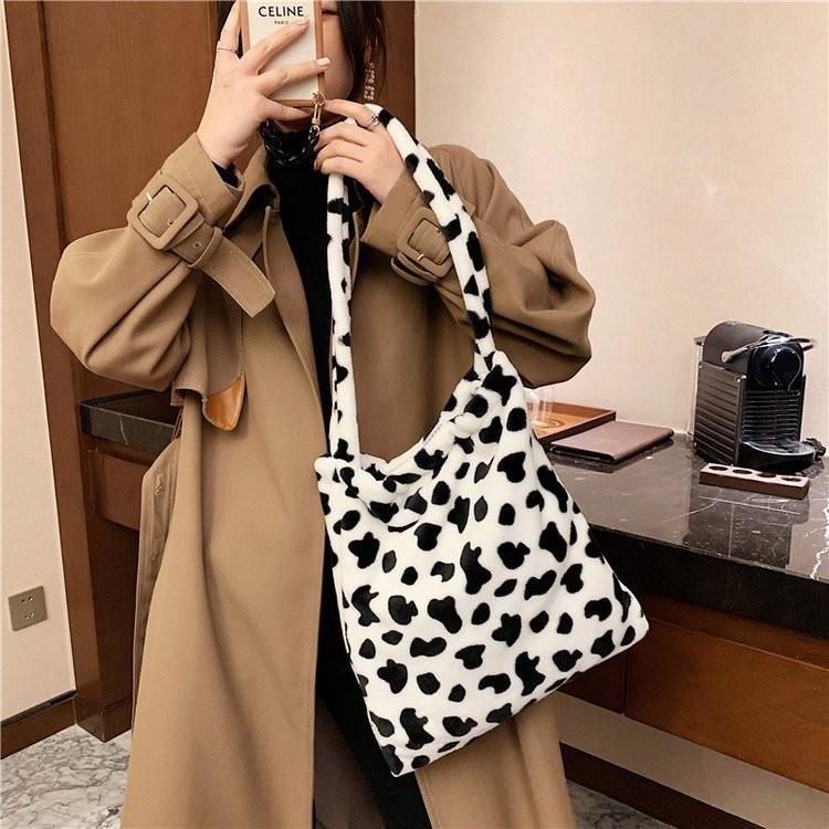 Stylish Large Capacity Plush Tote Bag For Women Perfect For Daily Use In Trendy Colors