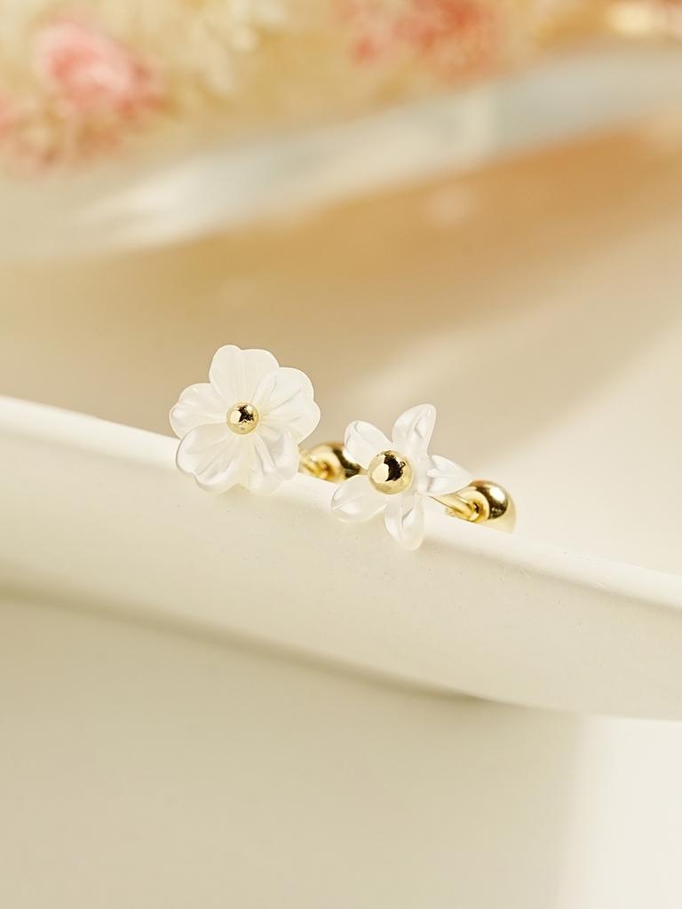 Minimalpiercing 14K Mother-Of-Pearl Flower Piercing Earrings