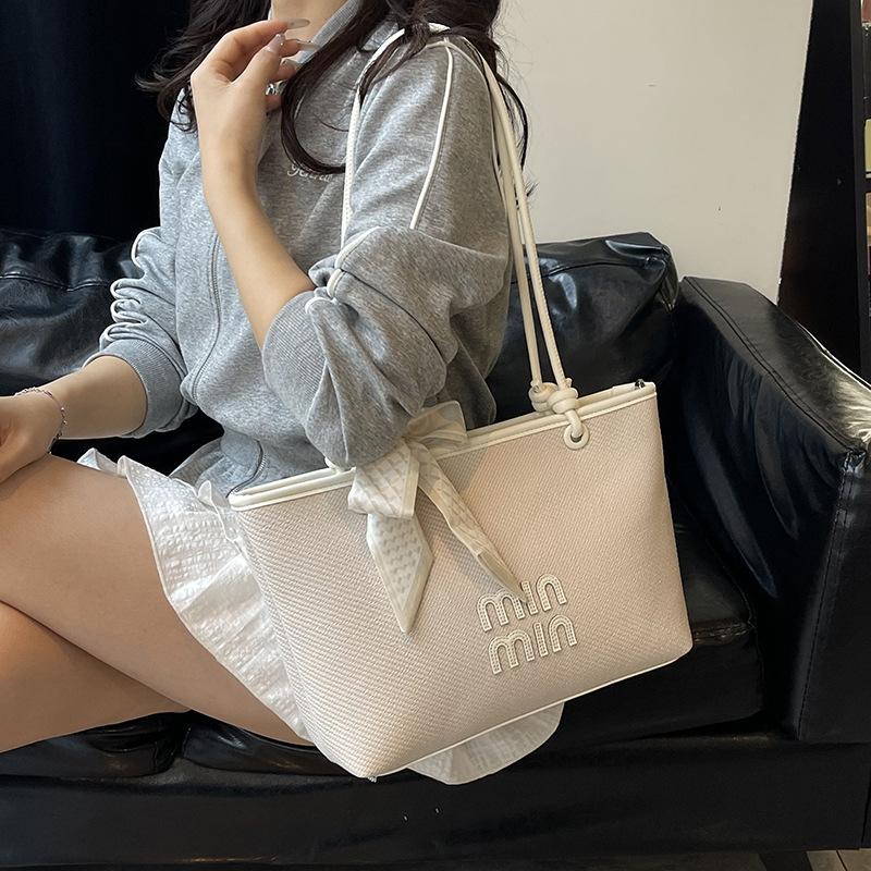 Portable large-capacity tote bag women's 2025 new trendy high-end versatile shoulder bag fashionable foreign messenger bag