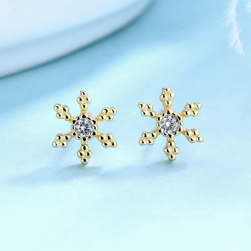 Zircon Snowflake Stud Earrings: Simple, Versatile, Korean Style, Perfect for Women and Christmas.