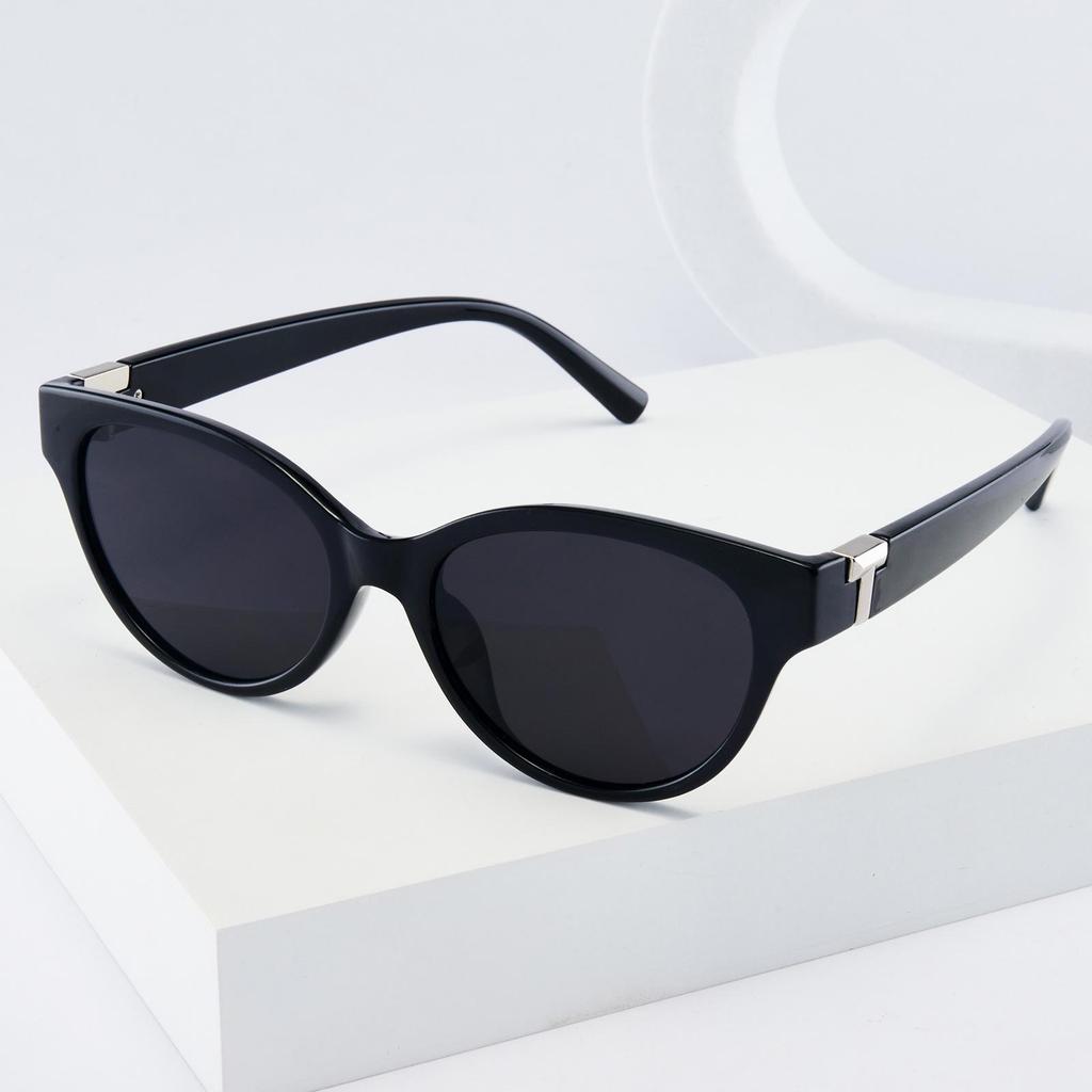 Women's Cat Eye Sunglasses - Stylish, UV Protective, Personalized Design