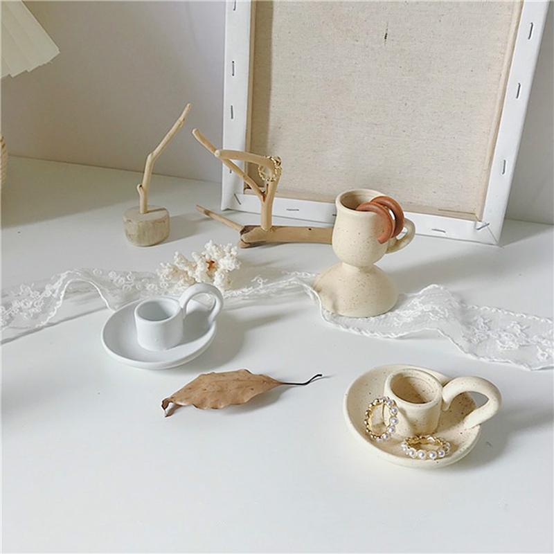 Nordic Style Art Candle Holder Ceramic Candlestick Home Decoration Candlestick Home Decorative Candles Wedding Centerpiece Gift