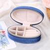 1pc Retro Oval Velvet Mini Portable Jewelry Box For Rings Earrings Bracelets Necklaces Zipper Jewelry Box (about 11*6CM)