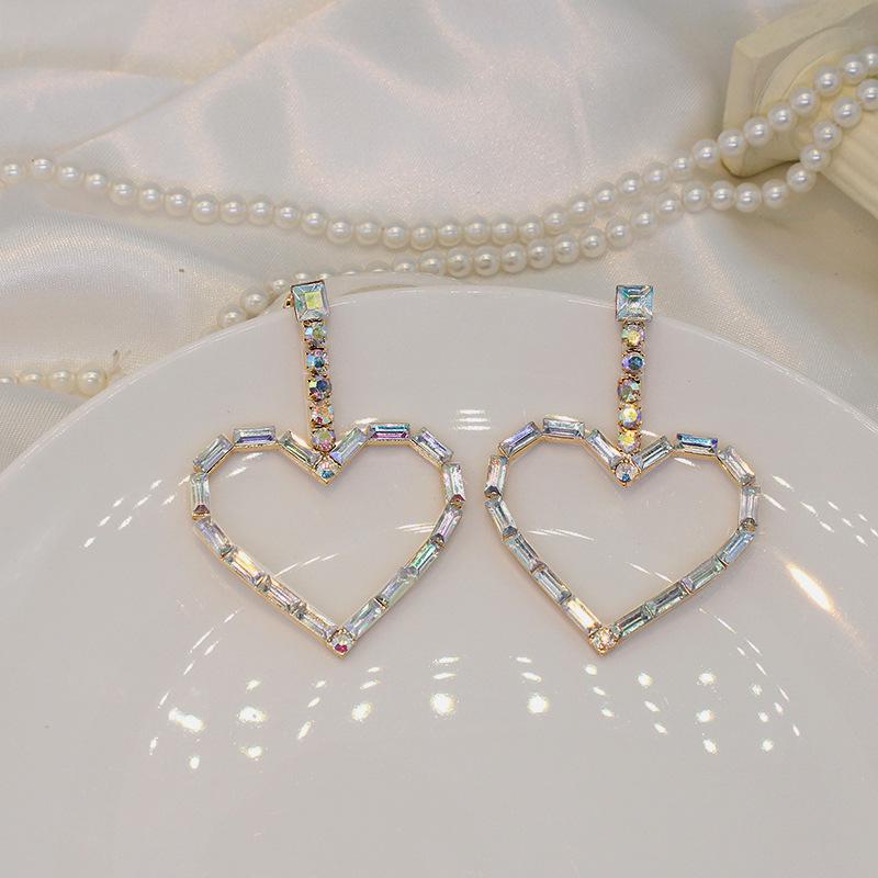 Colorful Retro Gemstone Heart Stud Earrings - Fashionable, Versatile, Light, and Exaggerated Design for Women.