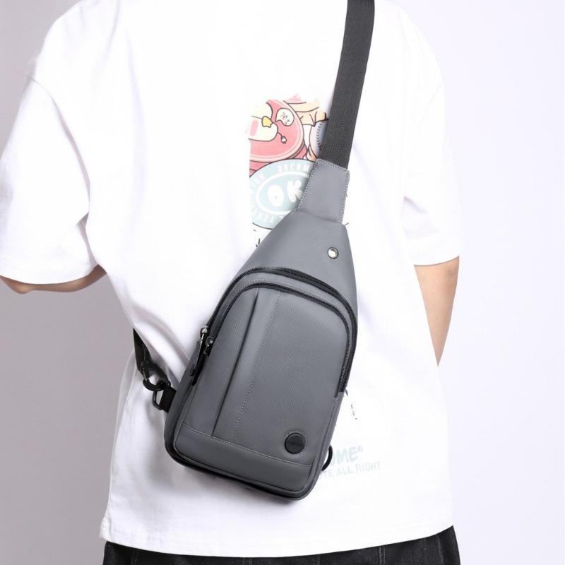 New outdoor daily breast bag niche high-end men's messenger bag fashion shoulder bag lightweight backpack tide
