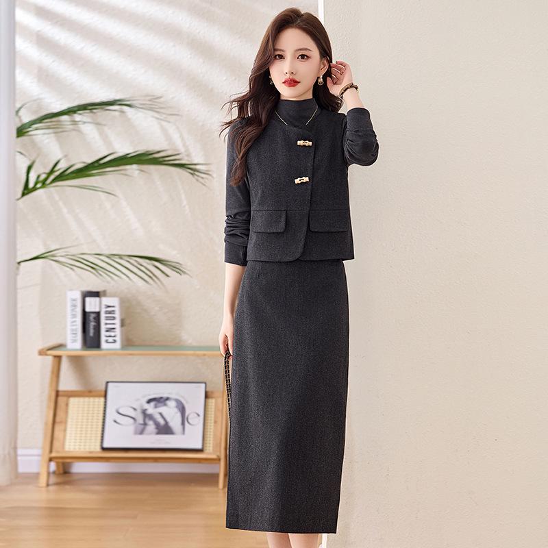 Chic Women's 2025 Winter Three-Piece Set: Fashionable Long-Sleeve Vest & Half-Body Skirt - ME5502