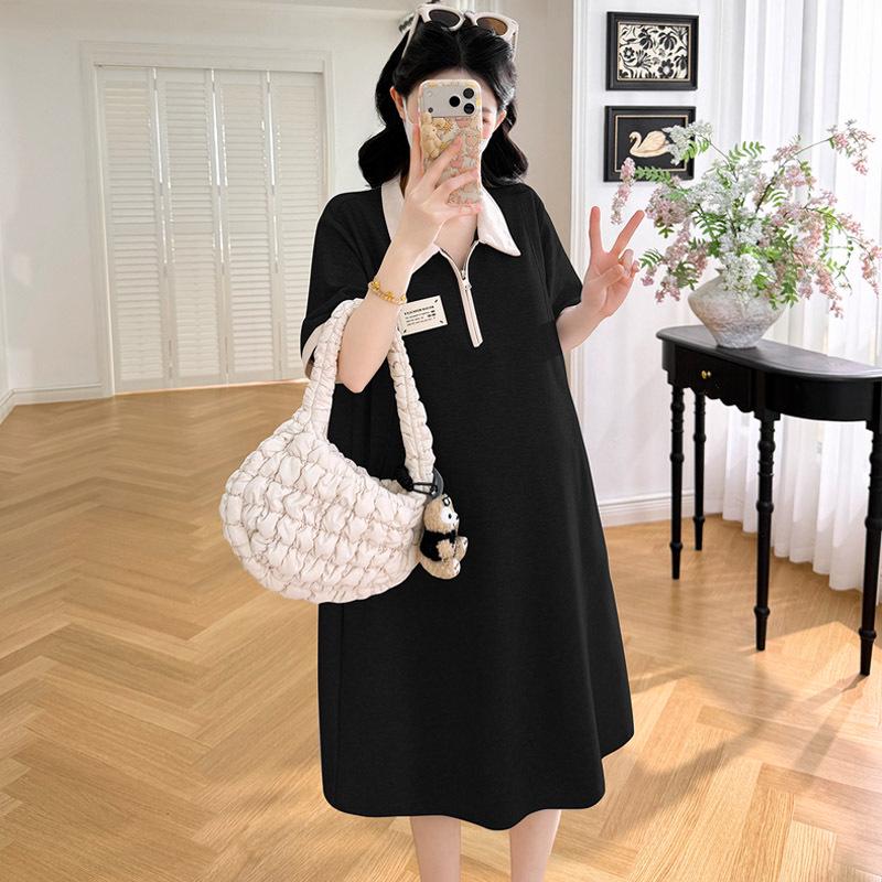 Schickes Patchwork-Umstandskleid in Übergröße: Schlankmachendes und stilvolles T-Shirt-Kleid für einen jugendlichen Look