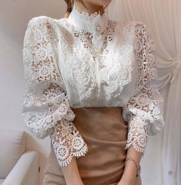 (Same color and same size) French loose and chic button heavy industry lace hollow flower splicing