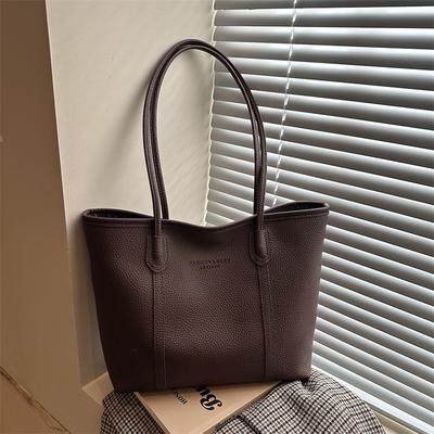 Retro Tote Bag Women's New Fashionable Simple Largecapacity Armpit Bag Casual Niche Design Commuter Shoulder Bag