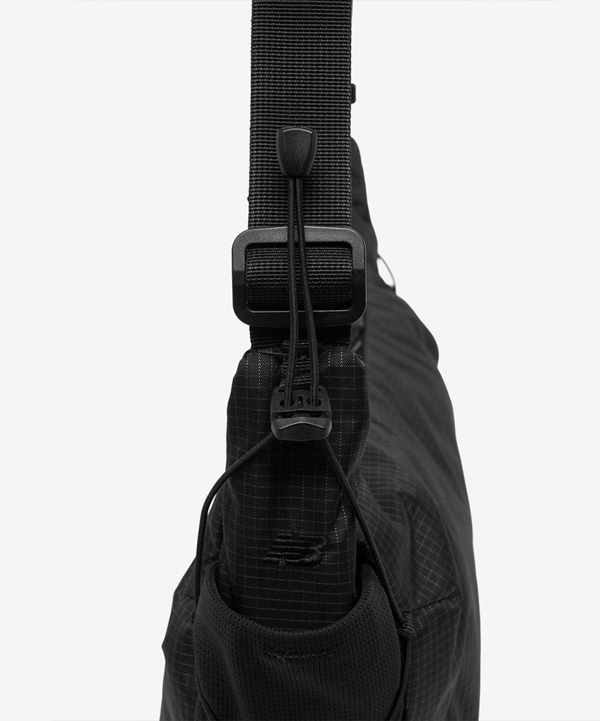 New Balance Nbgcgs1103 / Ess Hobo Crossbody Bag (Black)