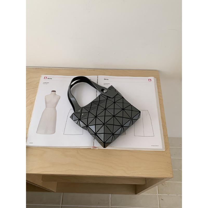 Fashion European and American Shopping Bags for Women's Fashionable Shoulder Bag Solid Color Splicing High-end Handbag