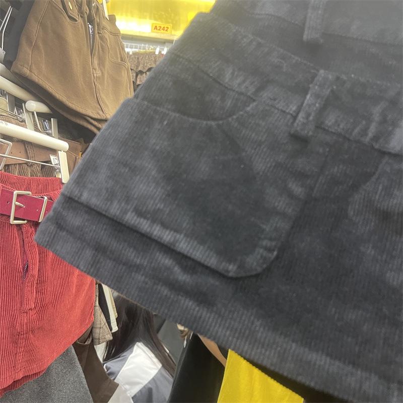 Vintage Low-Waist Slim-Fit Cargo Shorts with Heavy Embroidery, Bronze Snap Buttons, Double Waistband, Faux Two-Piece Design