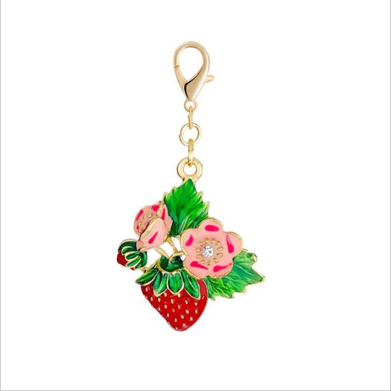 Simple Alloy Jewelry Color Fruit Strawberry Shape Keychain Pendant Decoration Fashion Ladies Bag Accessories Jewelry Gifts